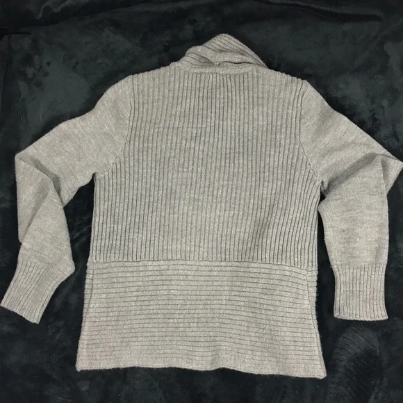 Sweater - Picture 3 of 5